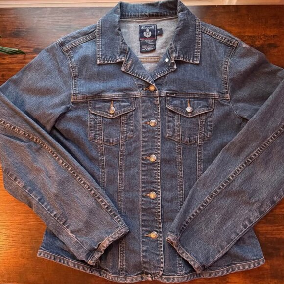 Facconable Women's Classic Faded Blue Denim Jean Jacket - Designed in France - Picture 2 of 10